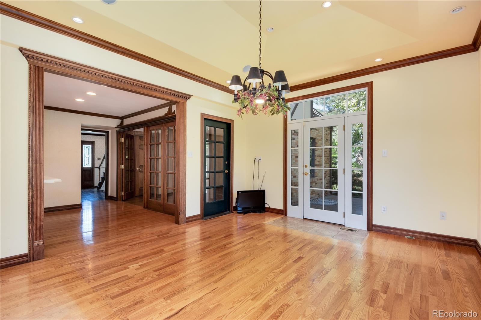8 Meadowview Lane