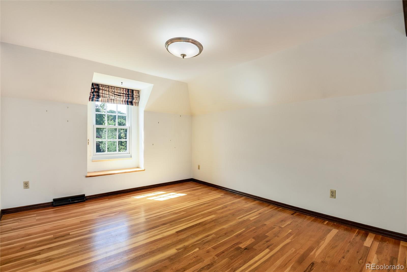 8 Meadowview Lane