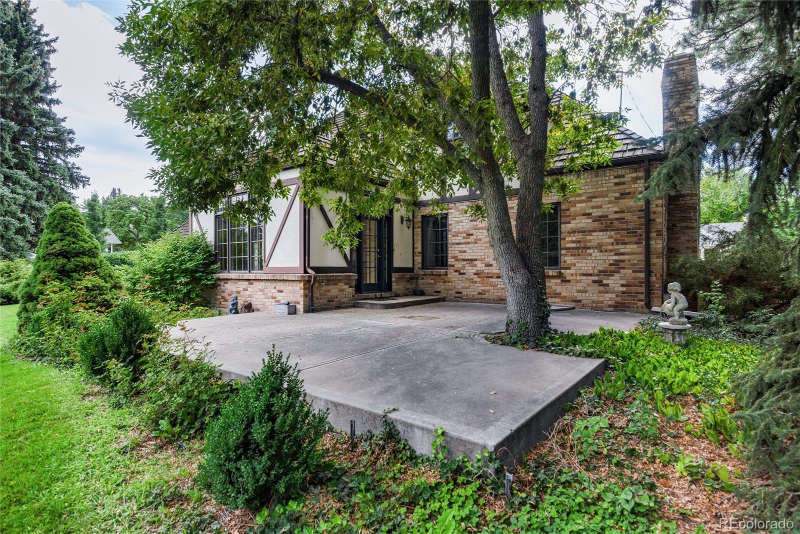 8 Meadowview Lane