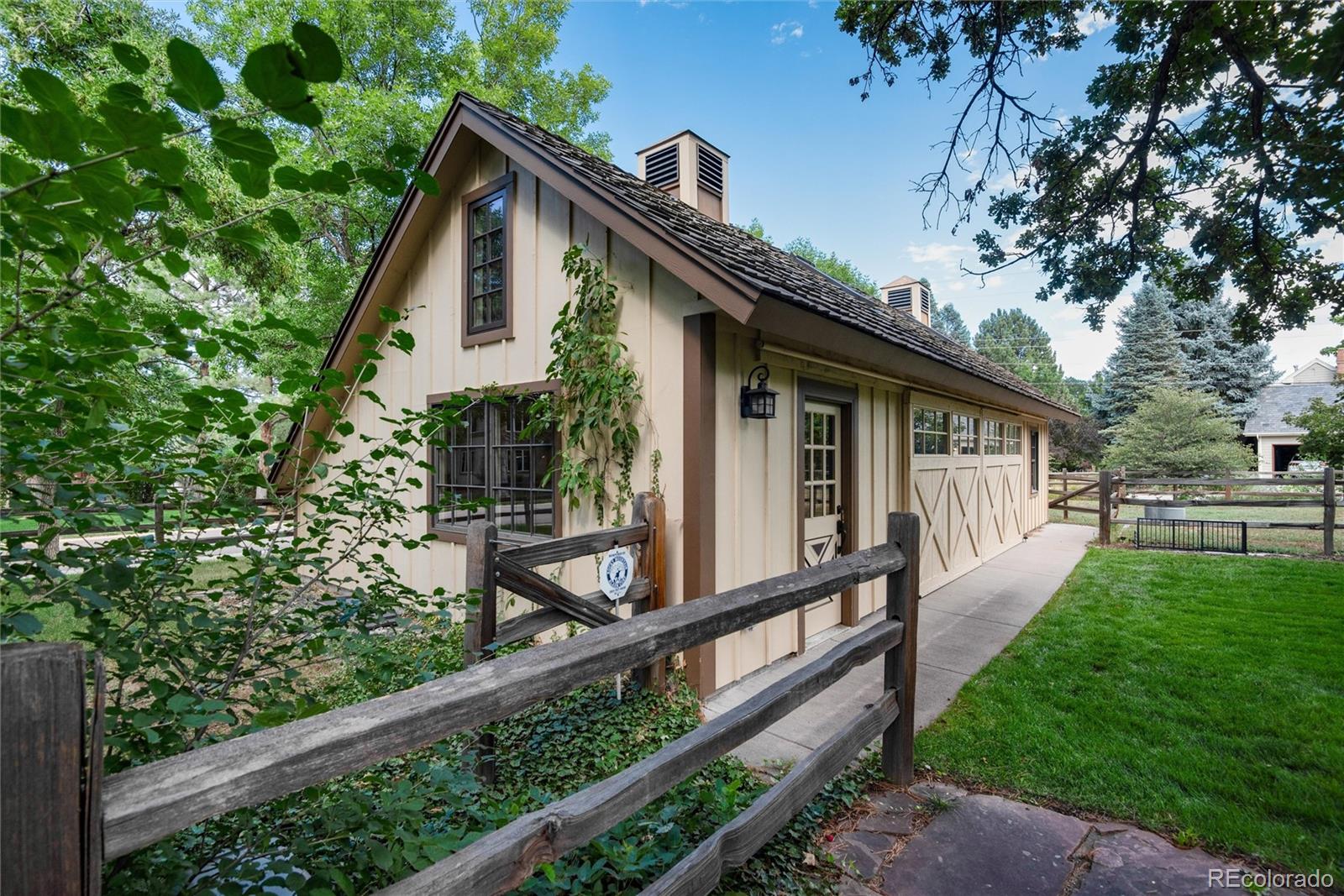 8 Meadowview Lane