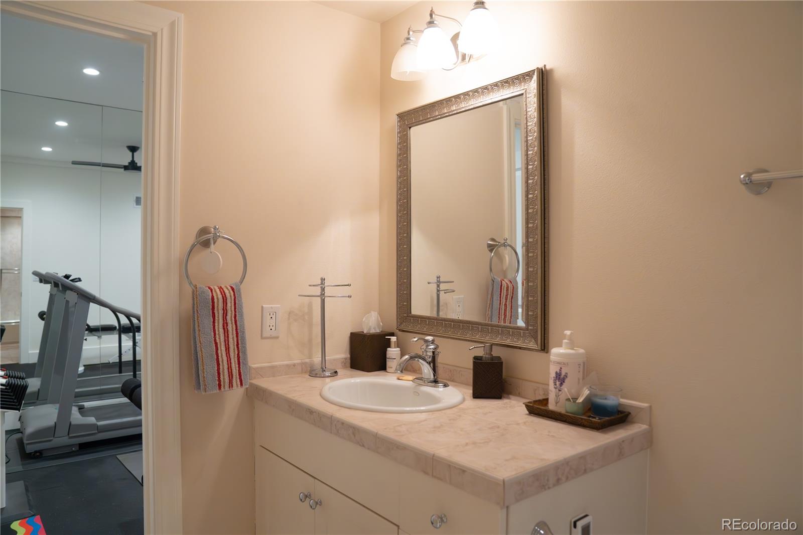 190 S Glencoe Street