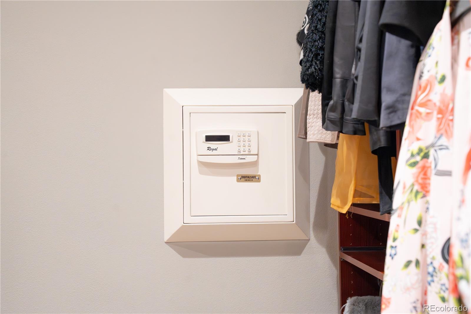 190 S Glencoe Street