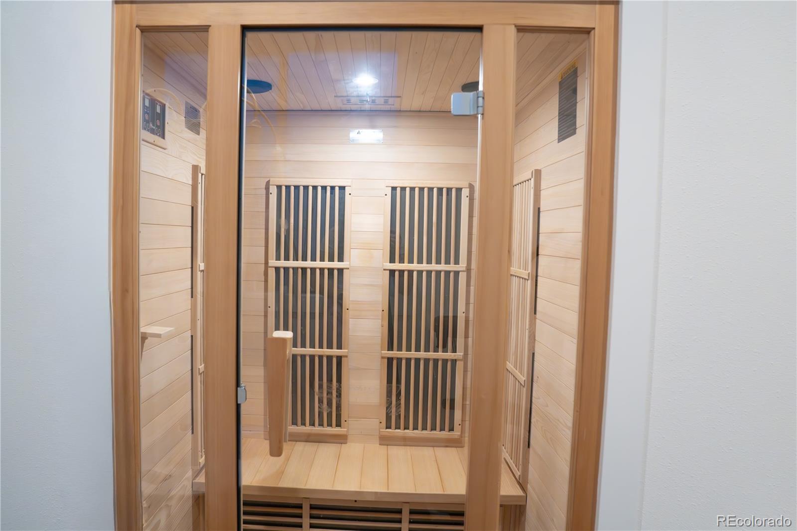 190 S Glencoe Street