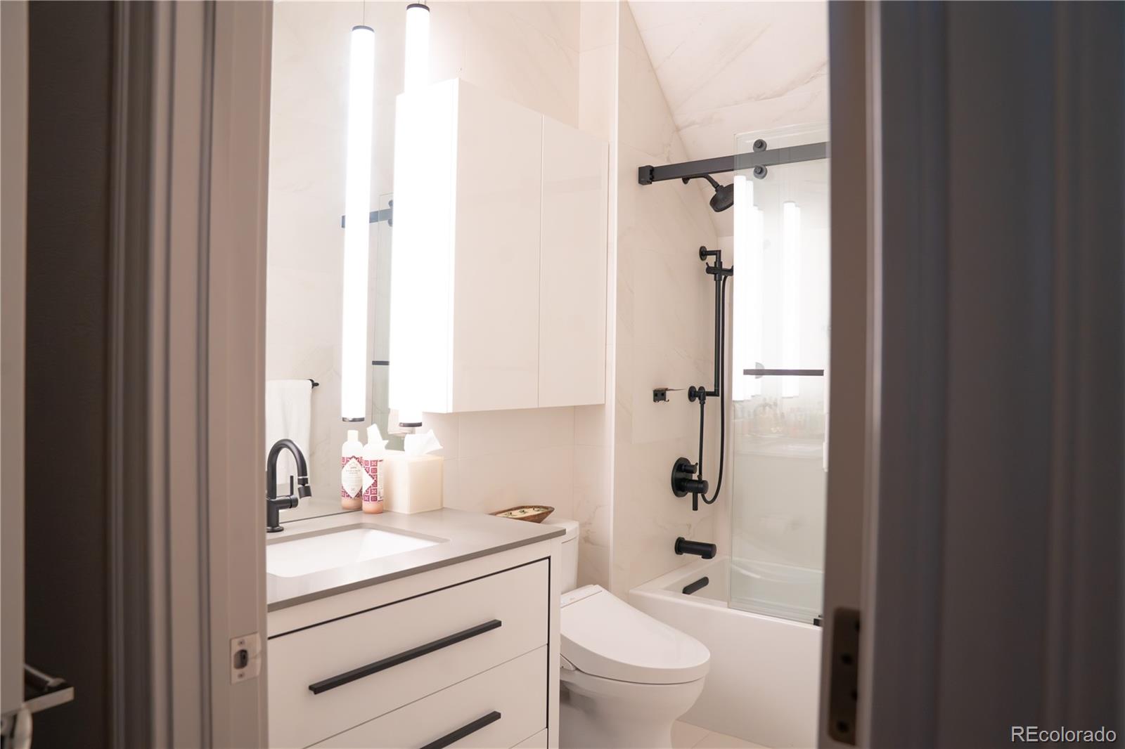 190 S Glencoe Street