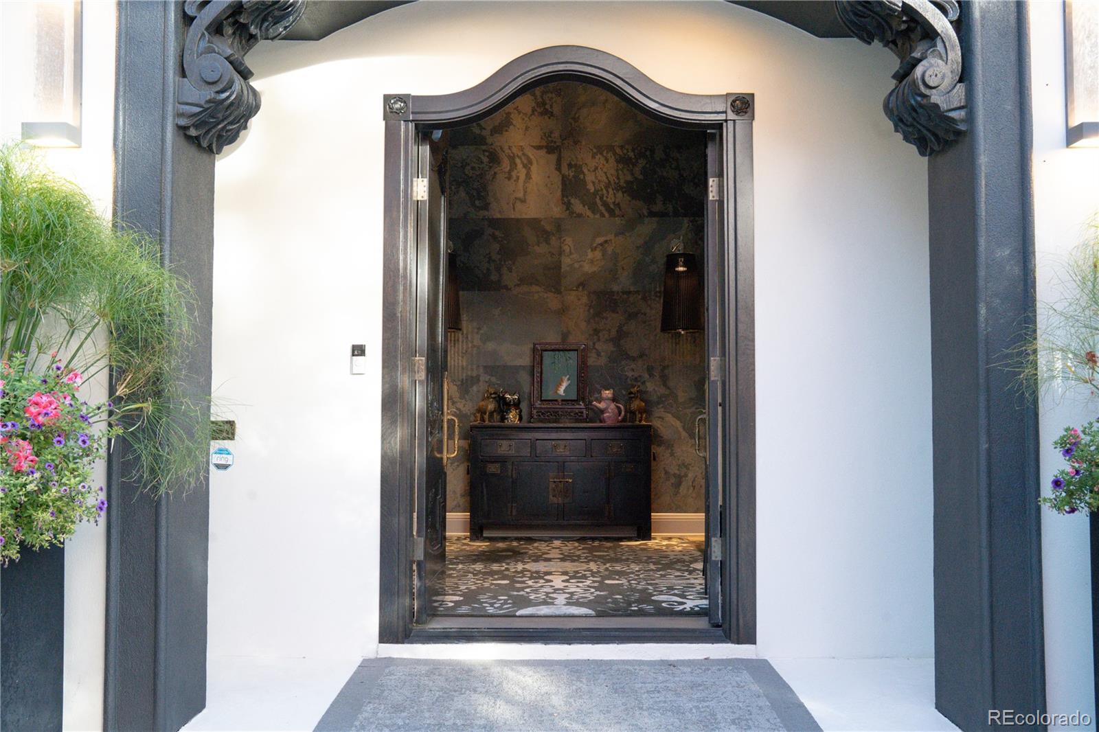 190 S Glencoe Street