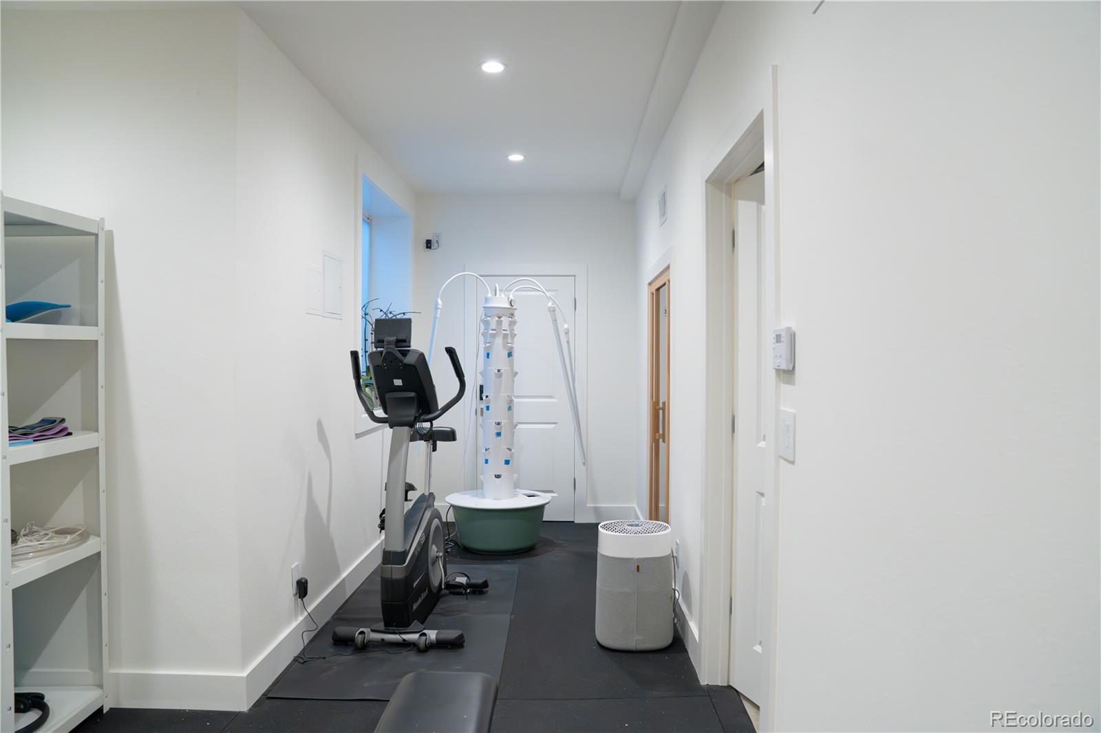 190 S Glencoe Street