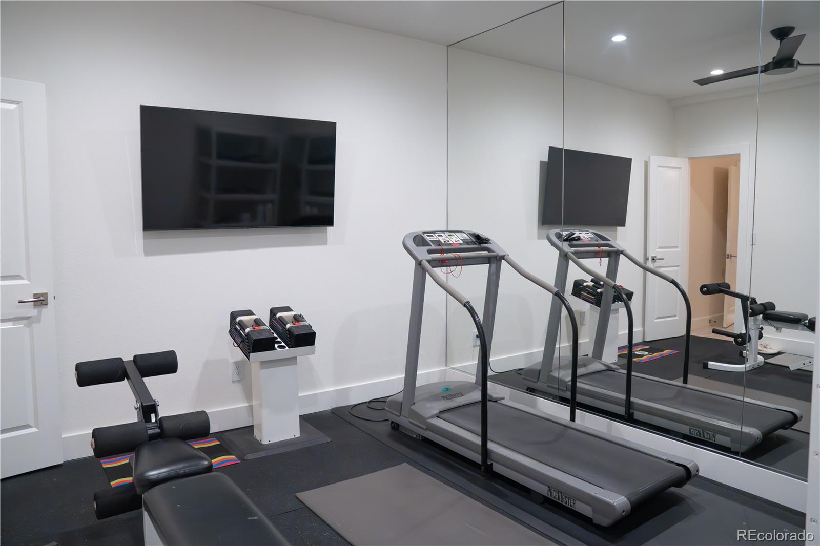 190 S Glencoe Street