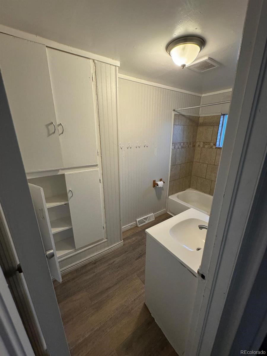 3333 W Center Avenue