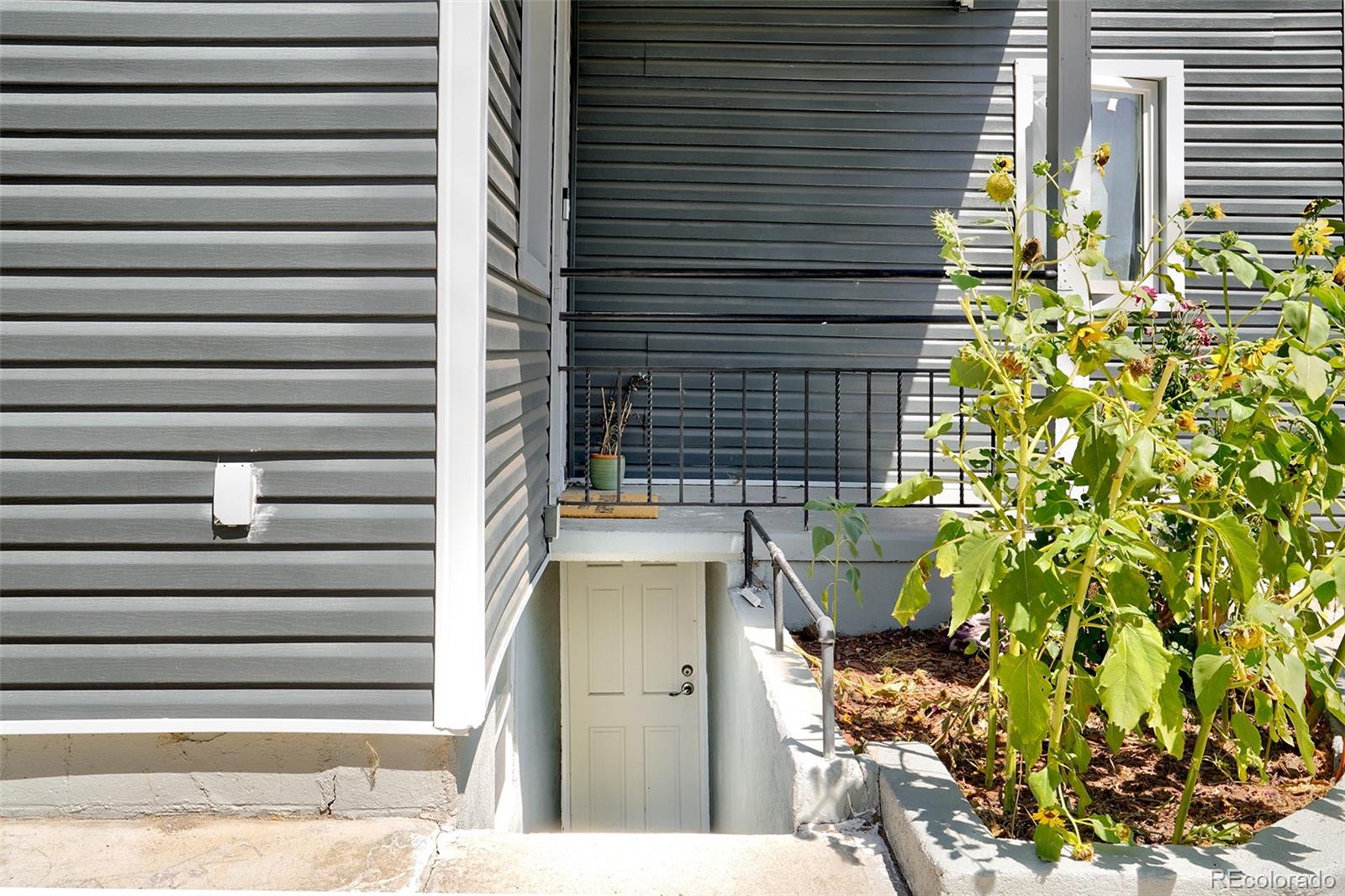 701 Galapago Street