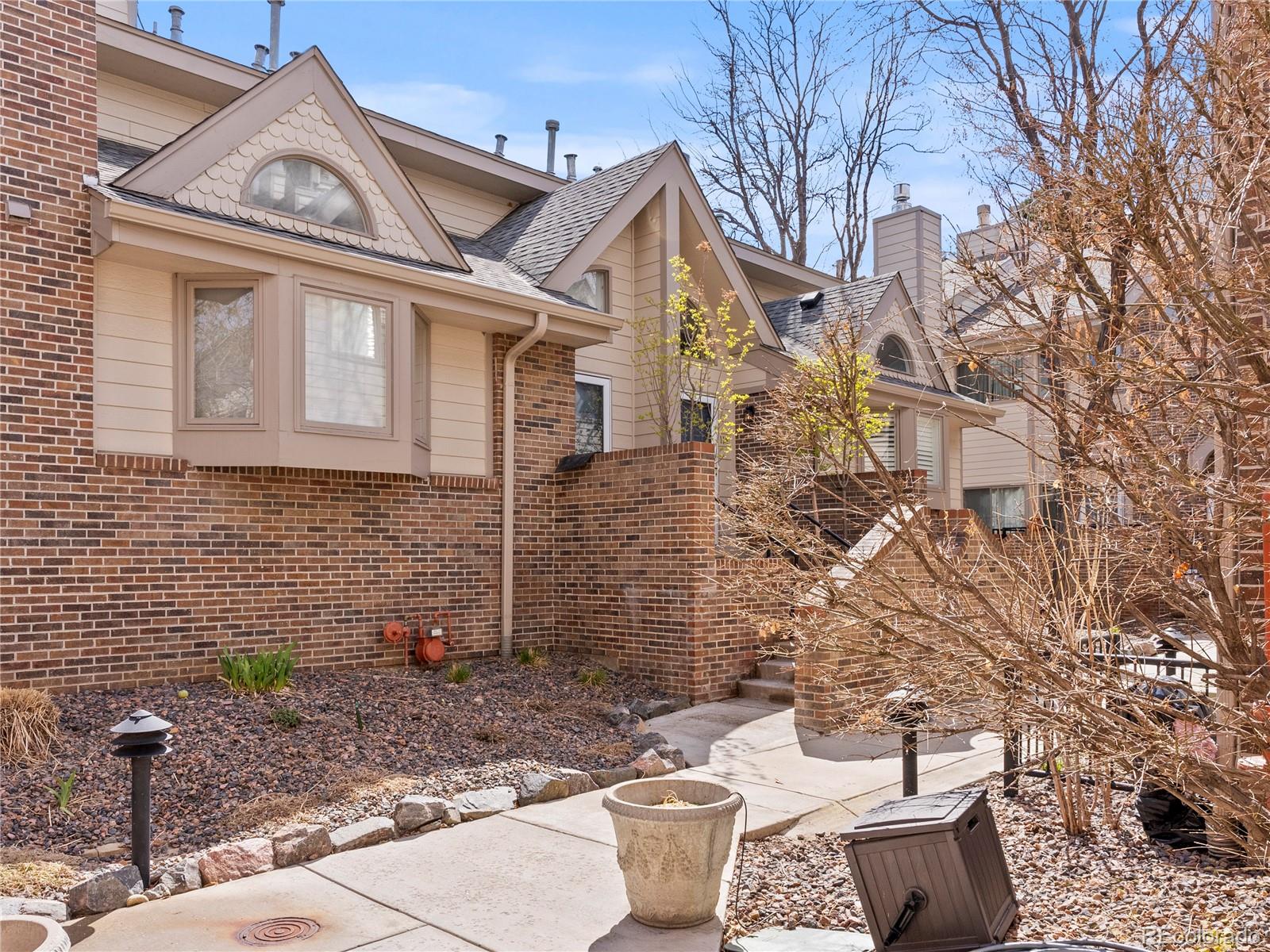 170 S Jackson Street Unit: 116