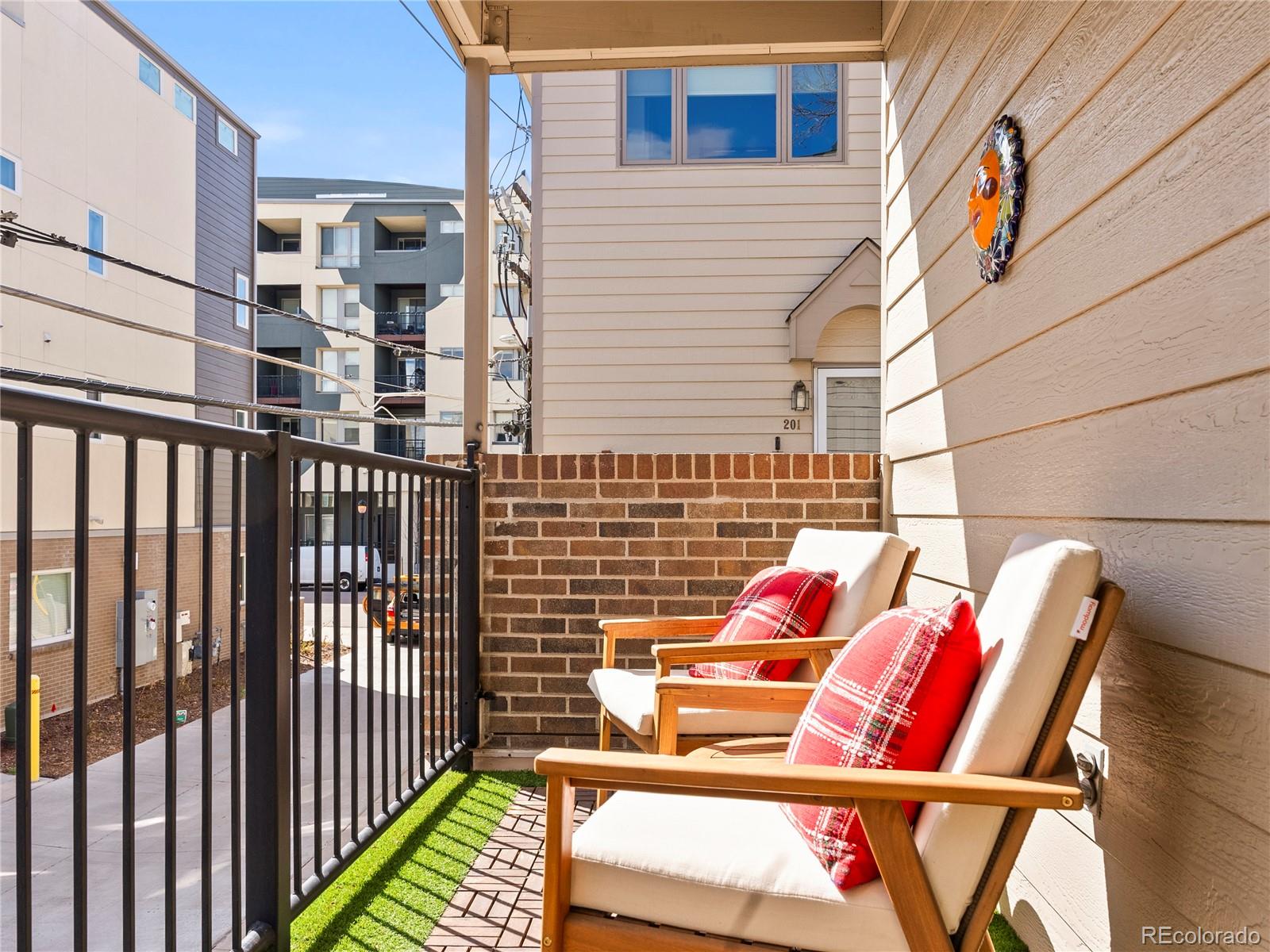 170 S Jackson Street Unit: 116