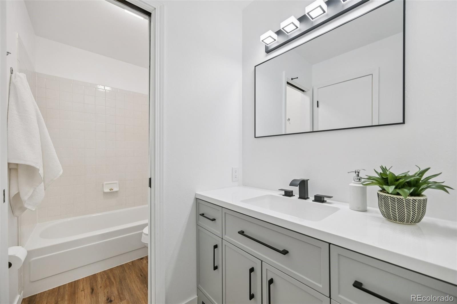 8621 E Yale Ave Unit: F