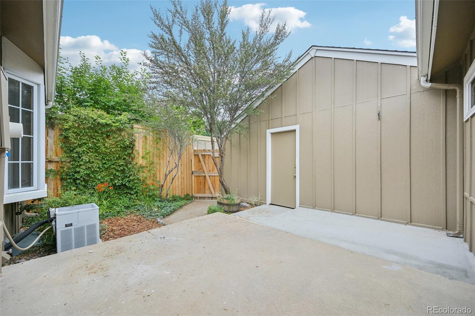 8621 E Yale Ave Unit: F
