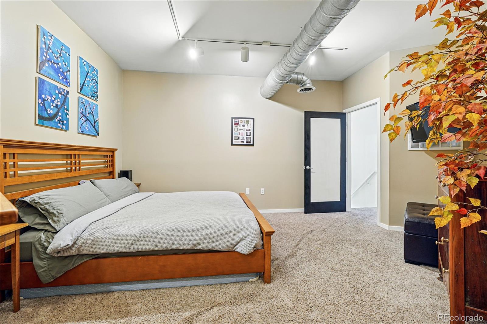 2400 N Broadway Unit: 4