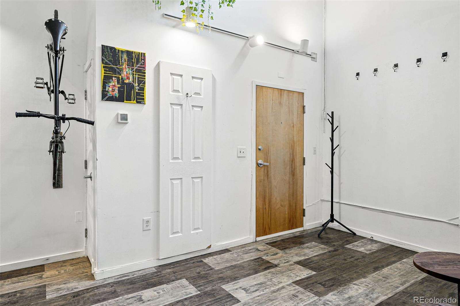 2400 N Broadway Unit: 4