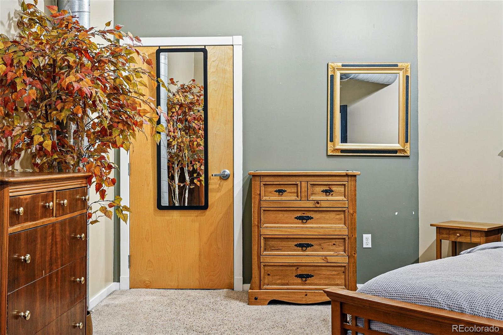 2400 N Broadway Unit: 4