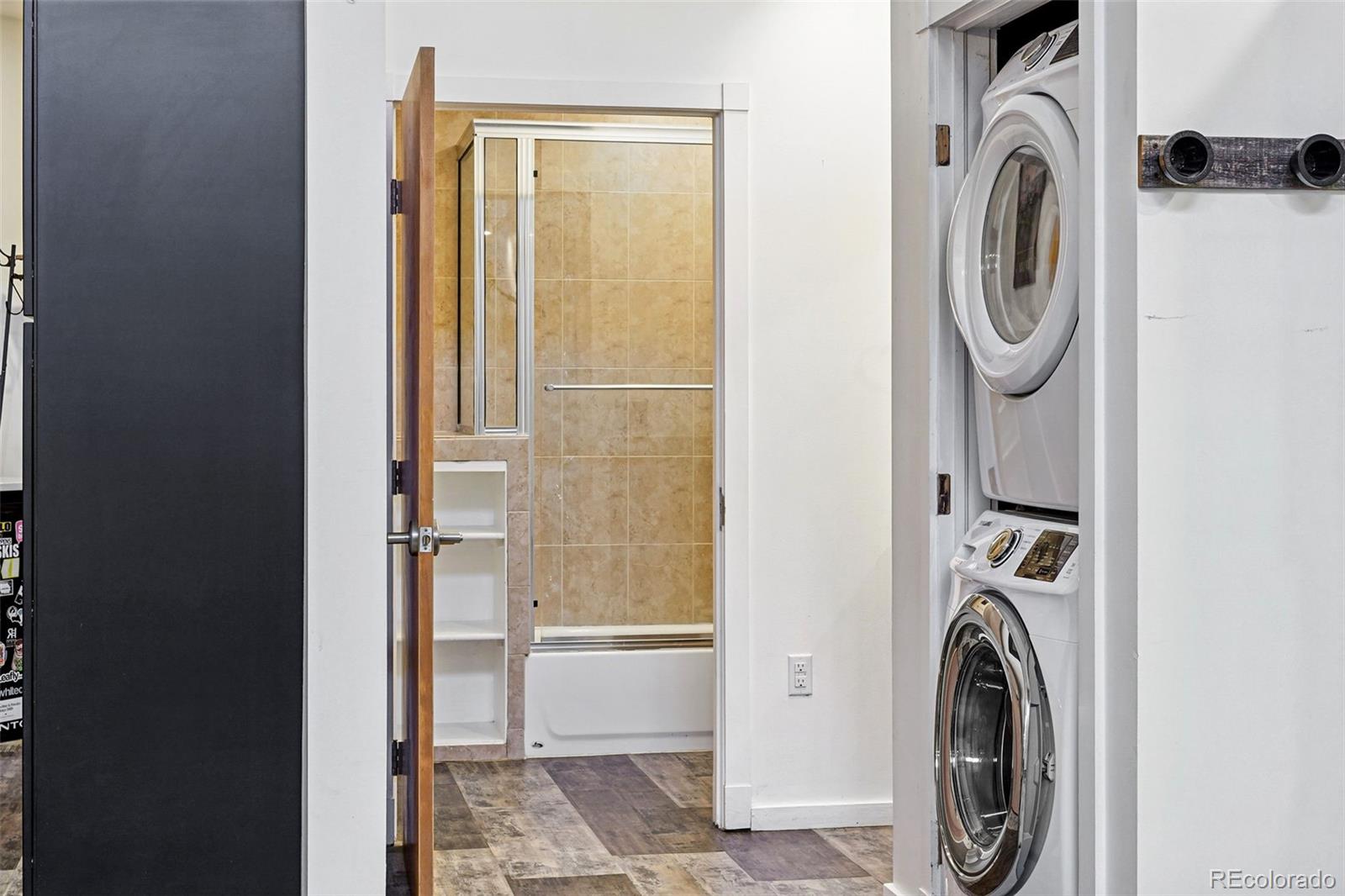 2400 N Broadway Unit: 4