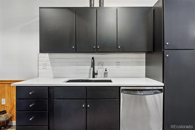 2400 N Broadway Unit: 4