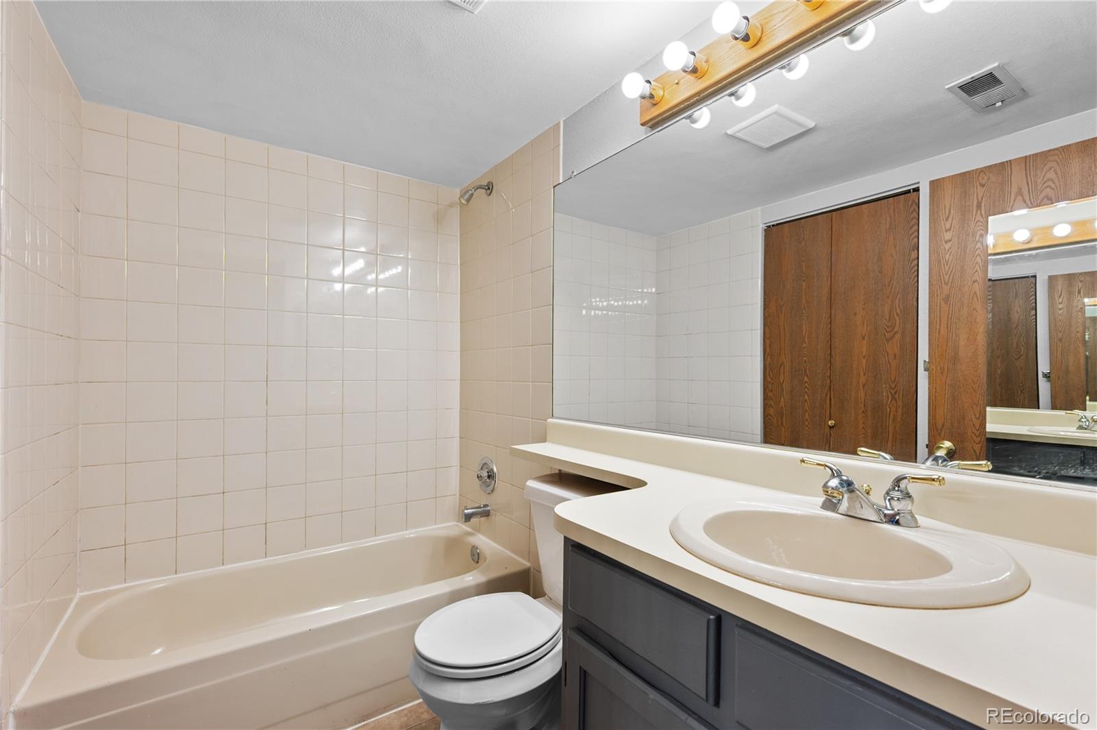 8225 Fairmount Drive Unit: 5-101