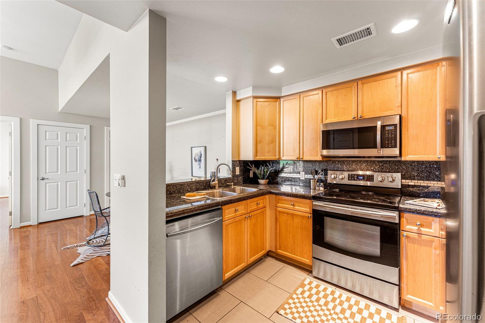2808 Syracuse Street Unit: 216