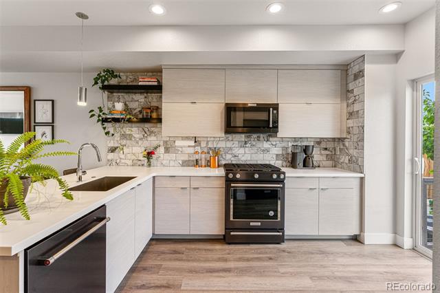 3511 W 63rd Place