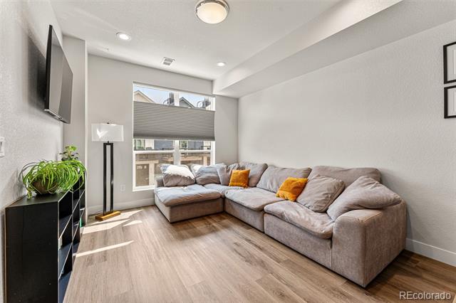 3511 W 63rd Place