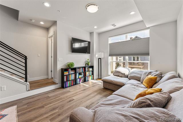 3511 W 63rd Place