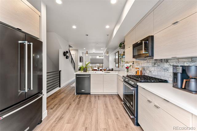 3511 W 63rd Place