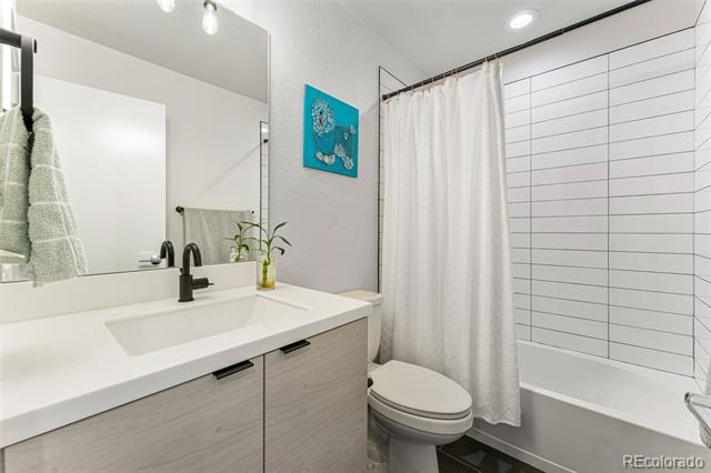 3511 W 63rd Place