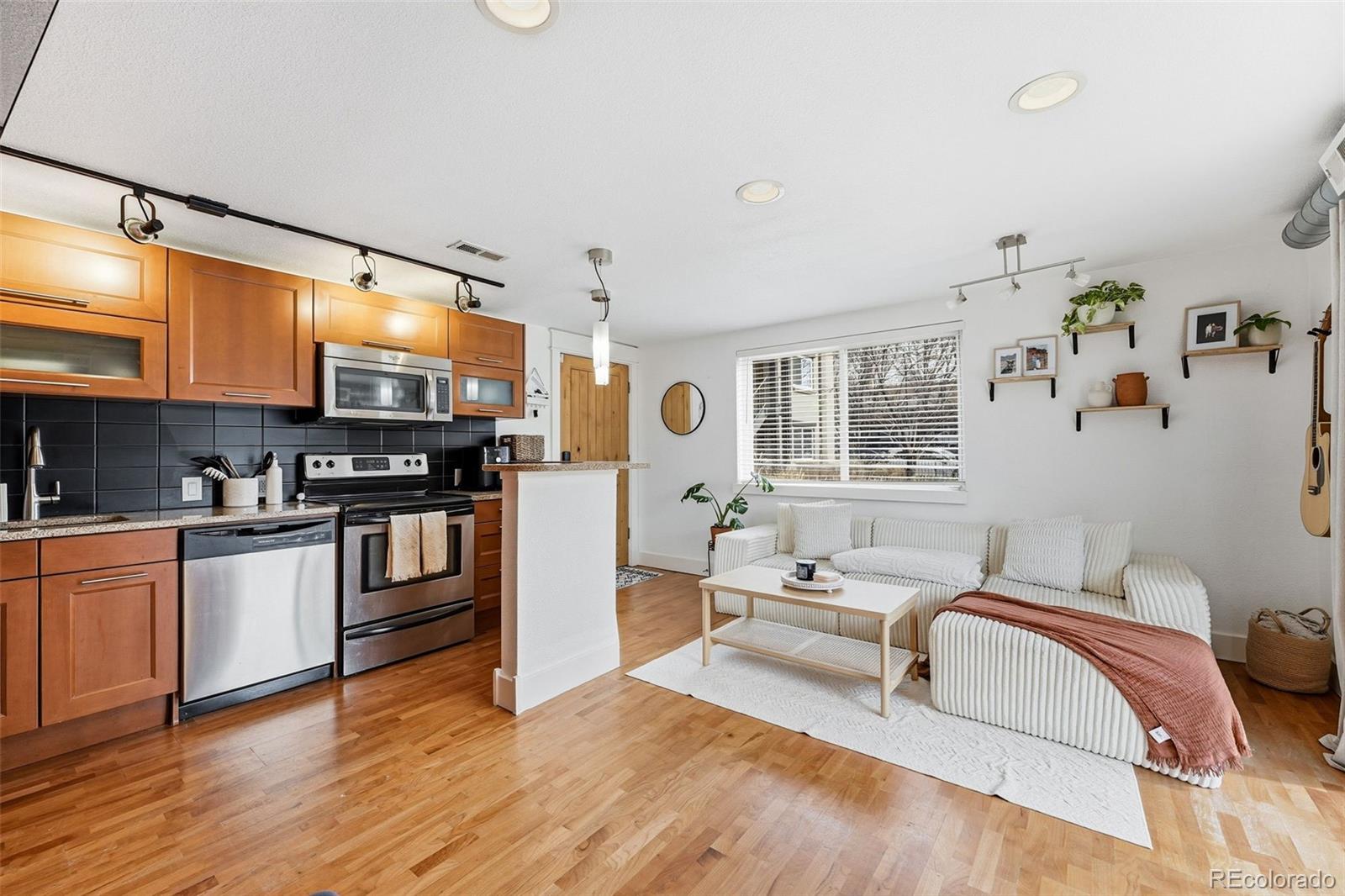 195 S Pennsylvania Street Unit: 107