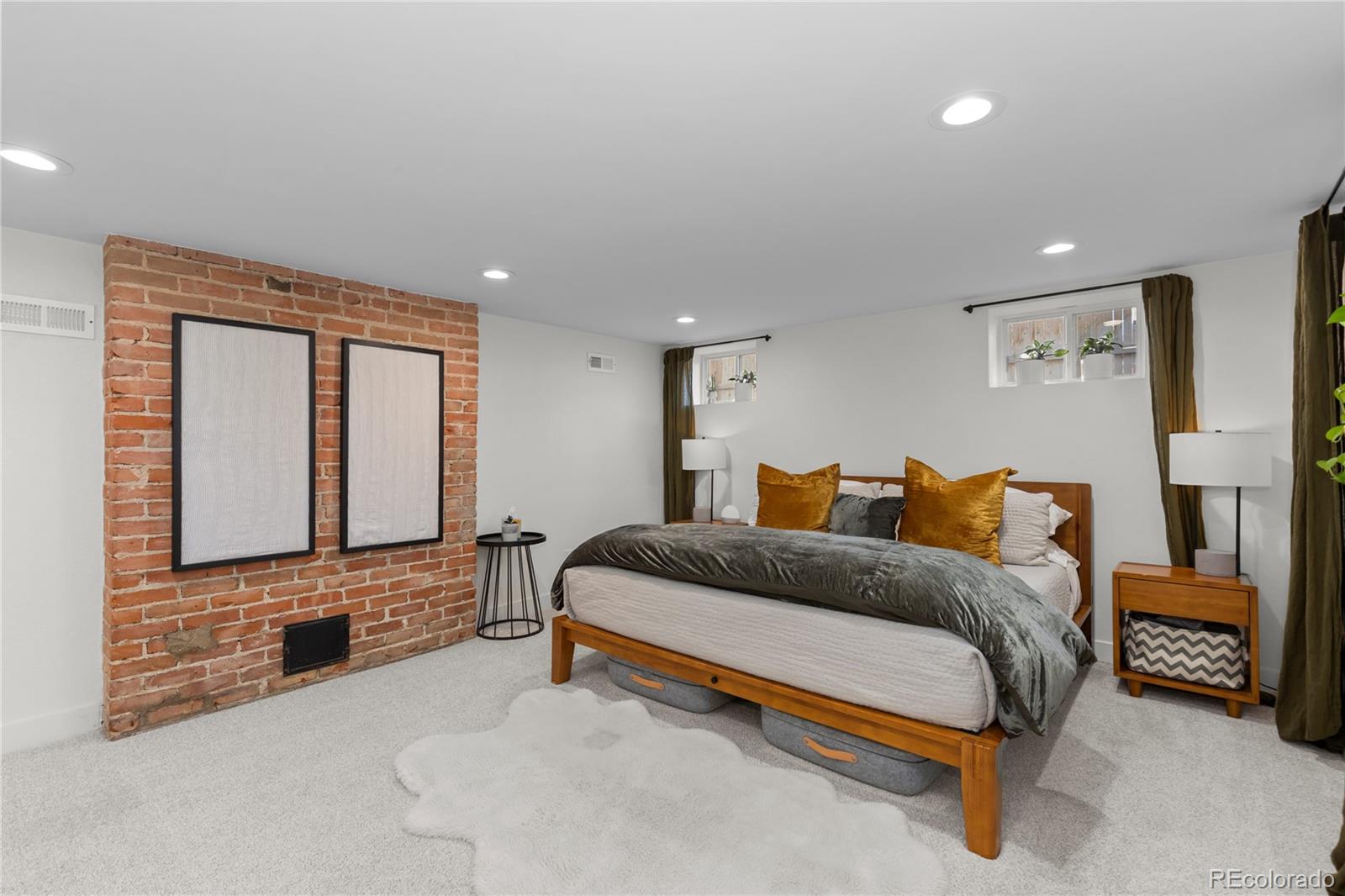 2289 N Glencoe Street