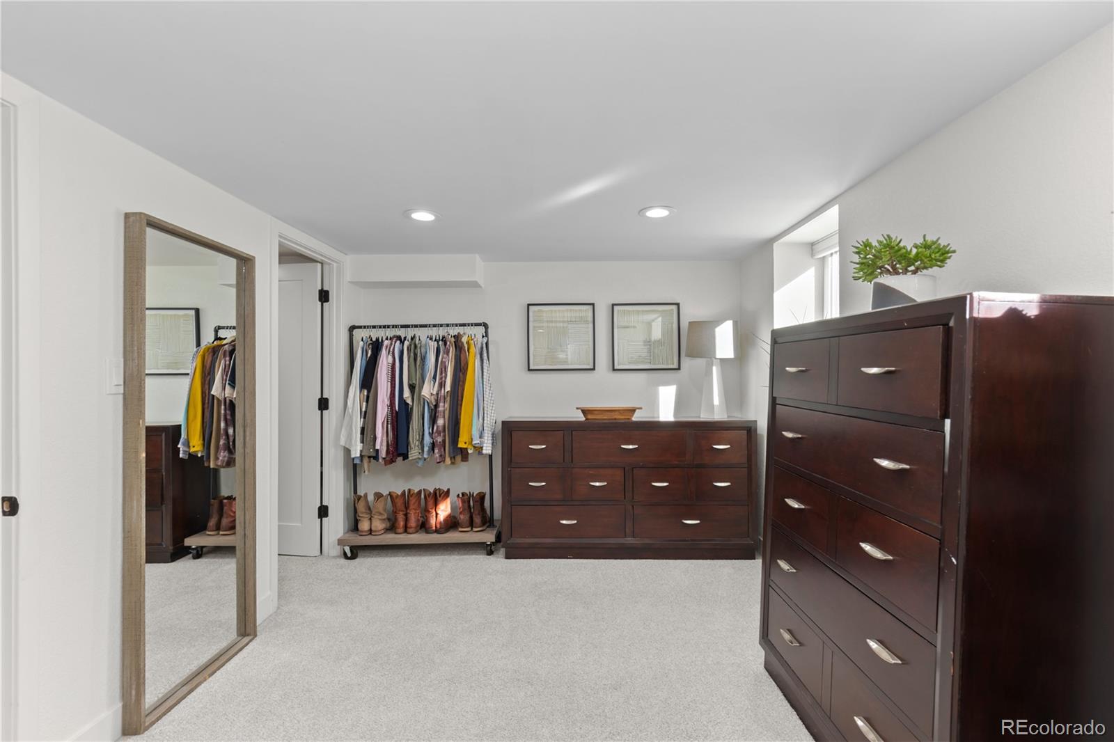 2289 N Glencoe Street