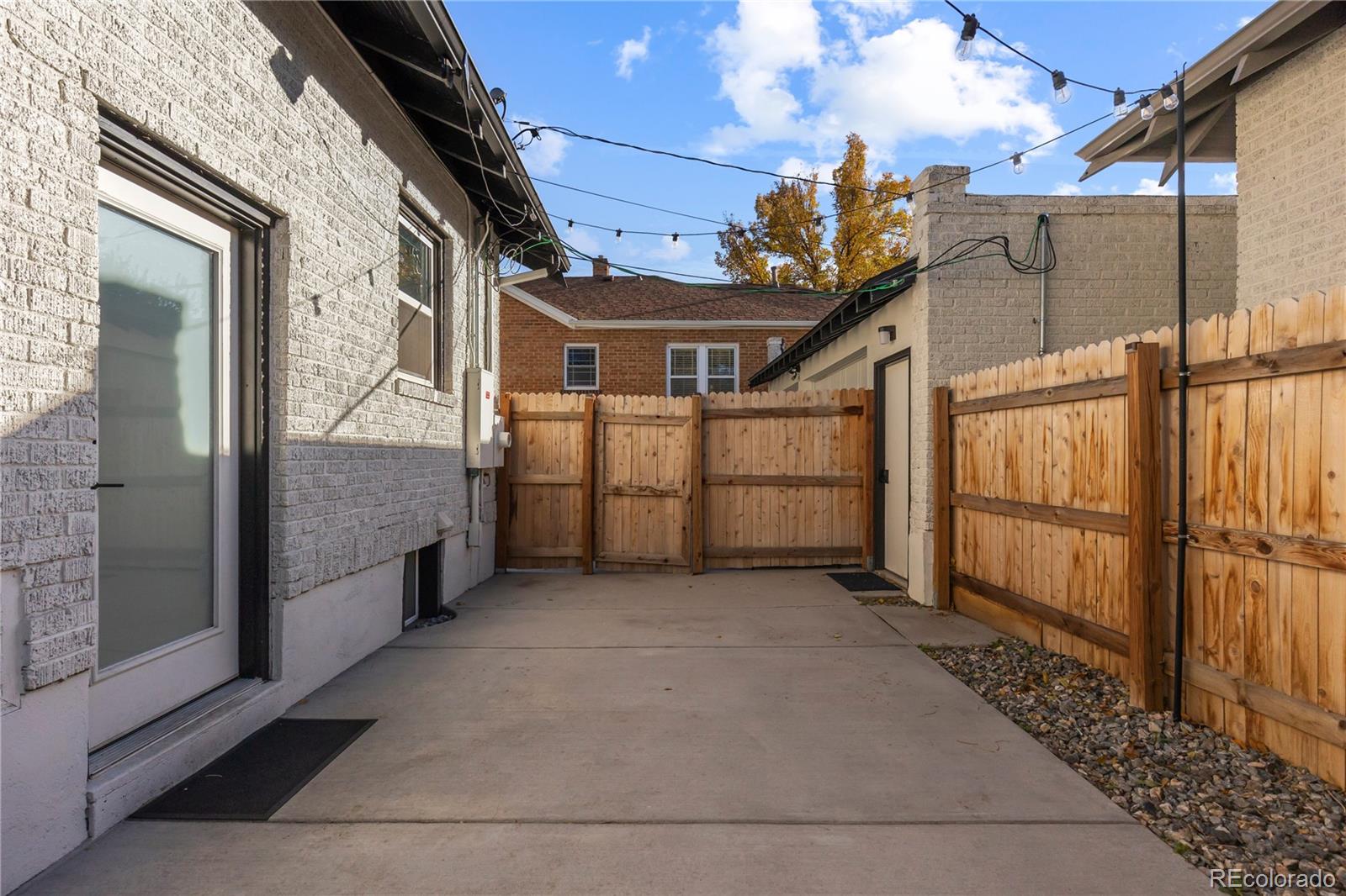 2289 N Glencoe Street