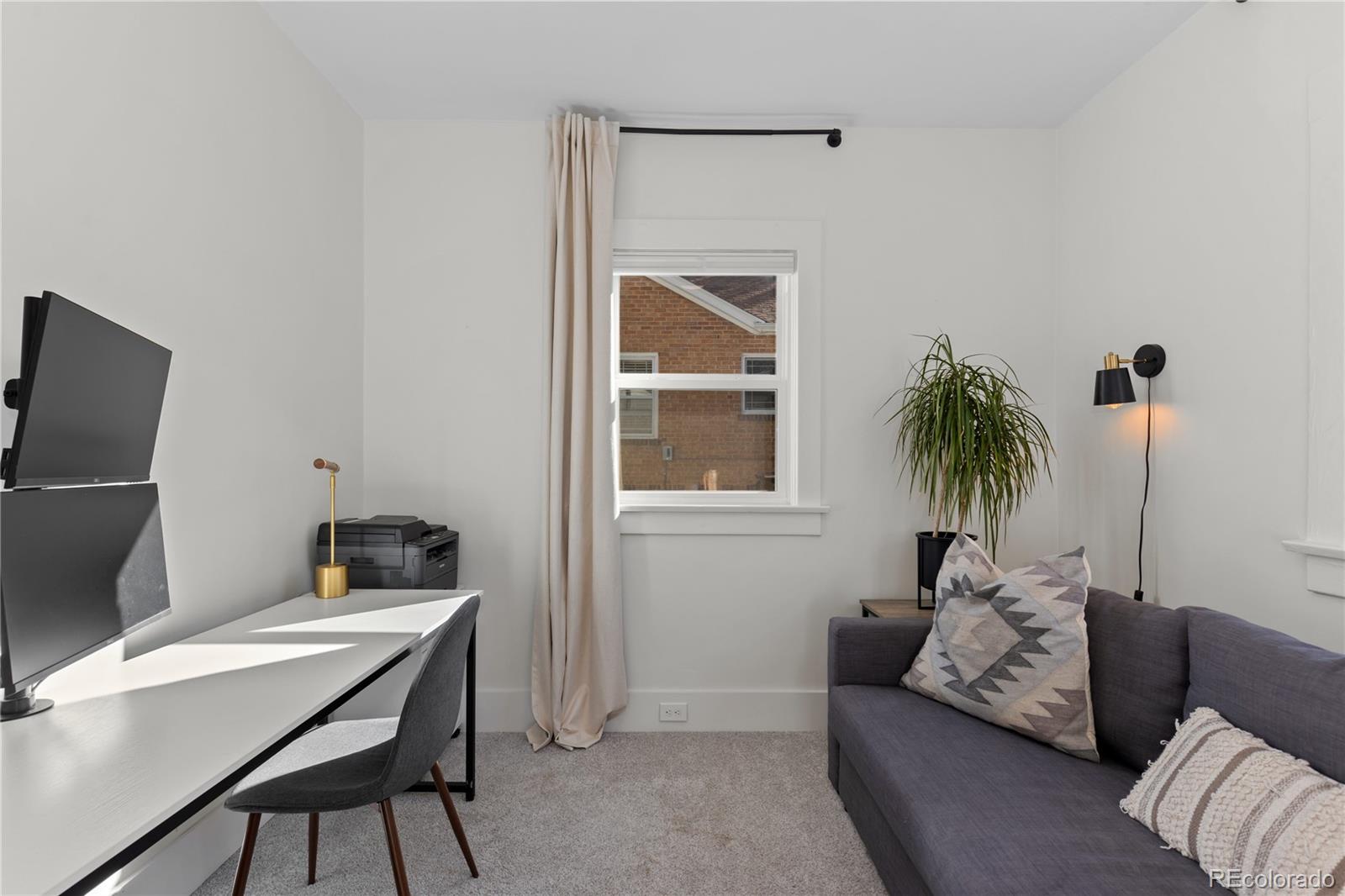 2289 N Glencoe Street