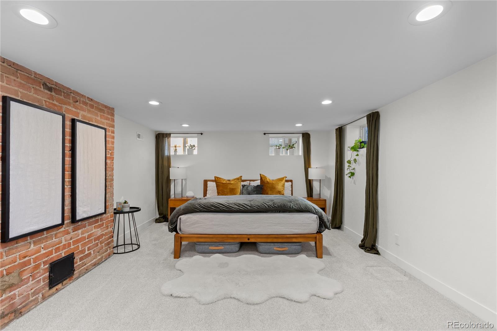 2289 N Glencoe Street