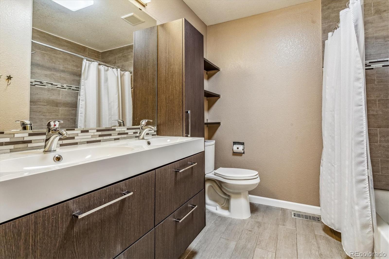 17734 E Oakwood Place