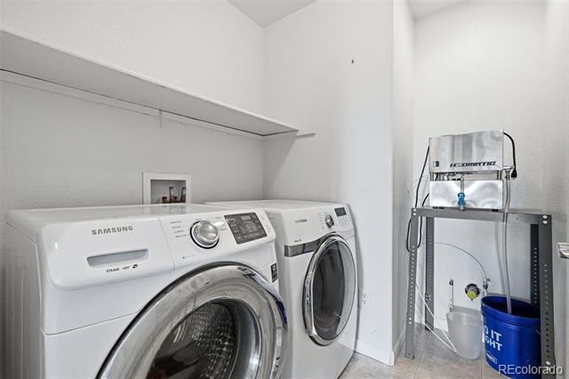 7819 W Grand Avenue