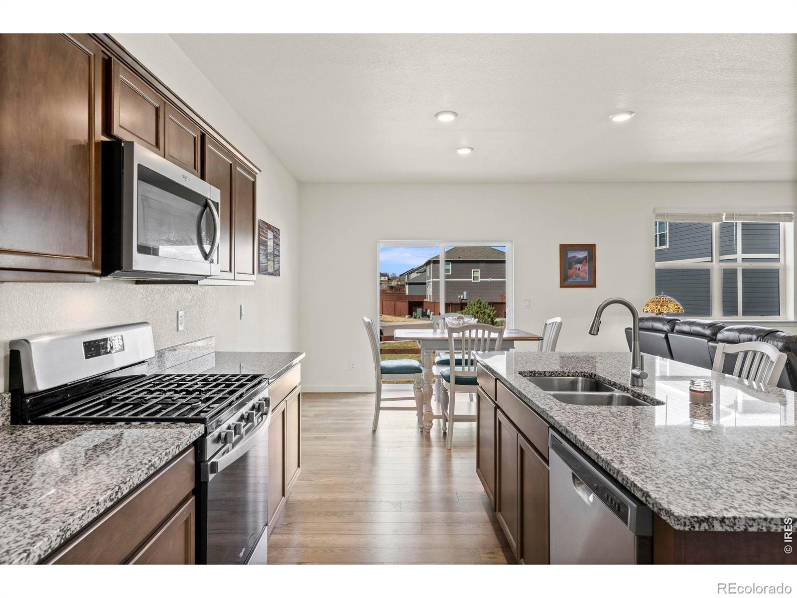 2555 Siskin Way