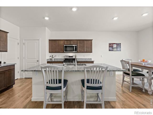 2555 Siskin Way