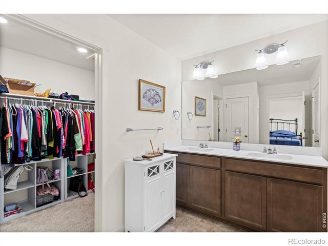 2555 Siskin Way