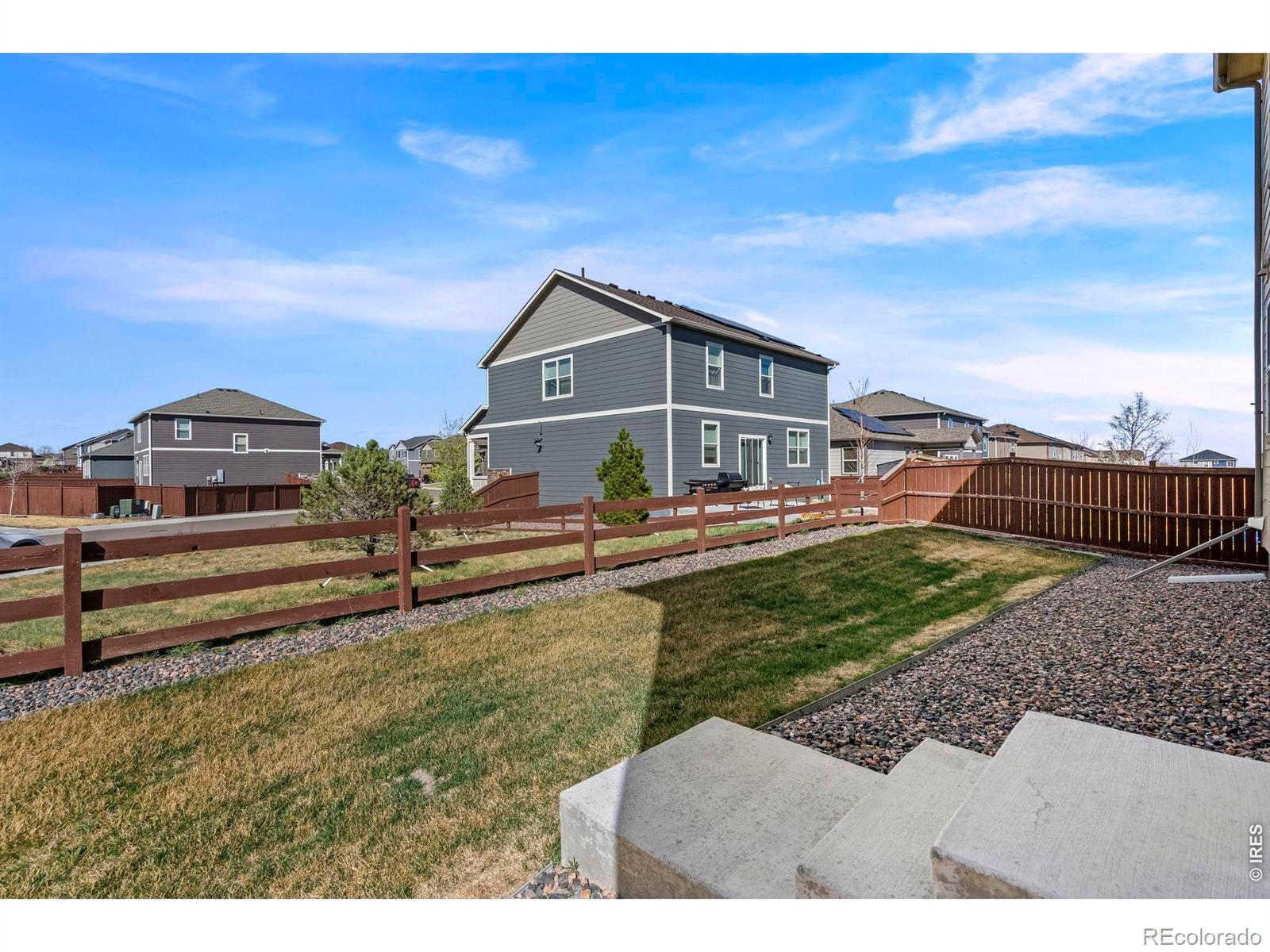 2555 Siskin Way