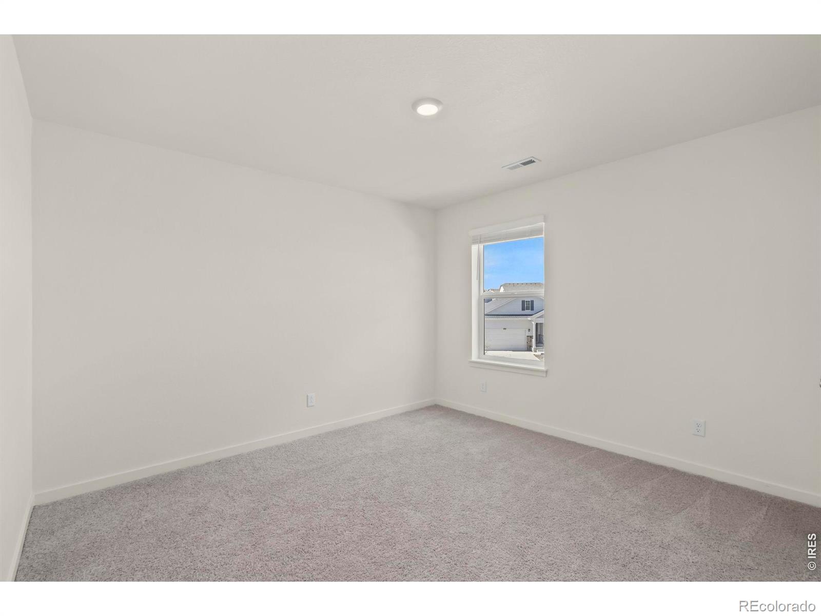 2555 Siskin Way