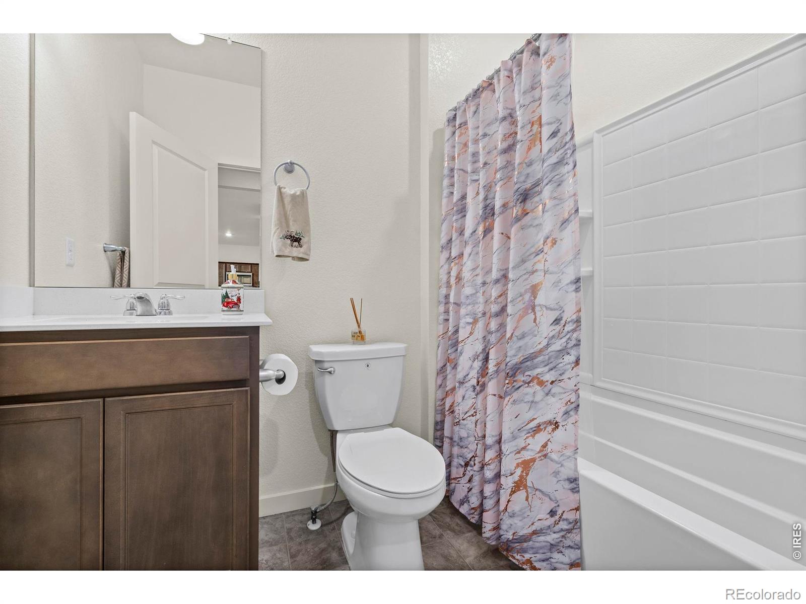 2555 Siskin Way