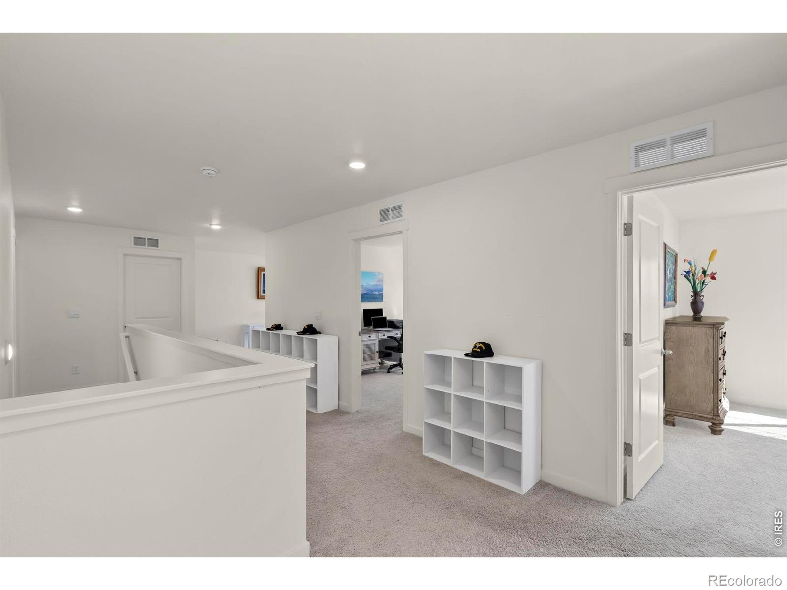 2555 Siskin Way