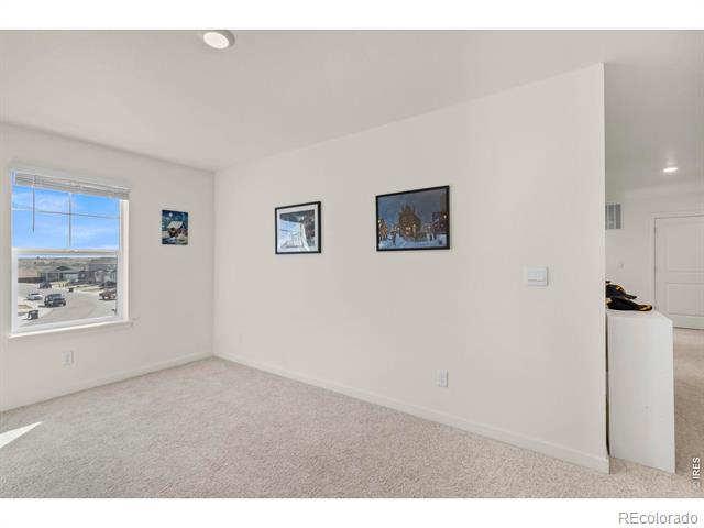 2555 Siskin Way