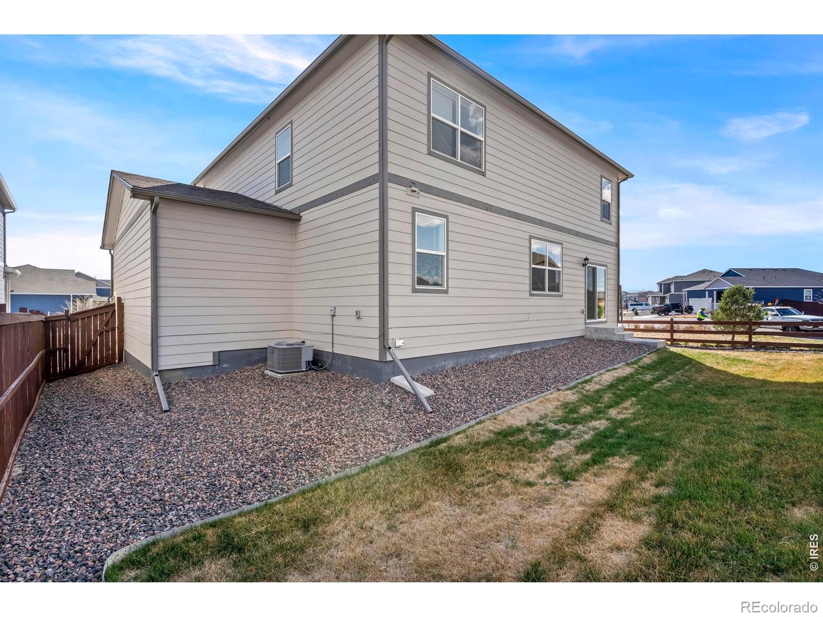2555 Siskin Way