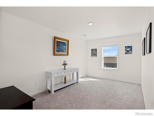 2555 Siskin Way