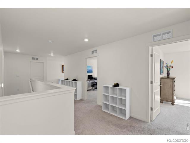 2555 Siskin Way