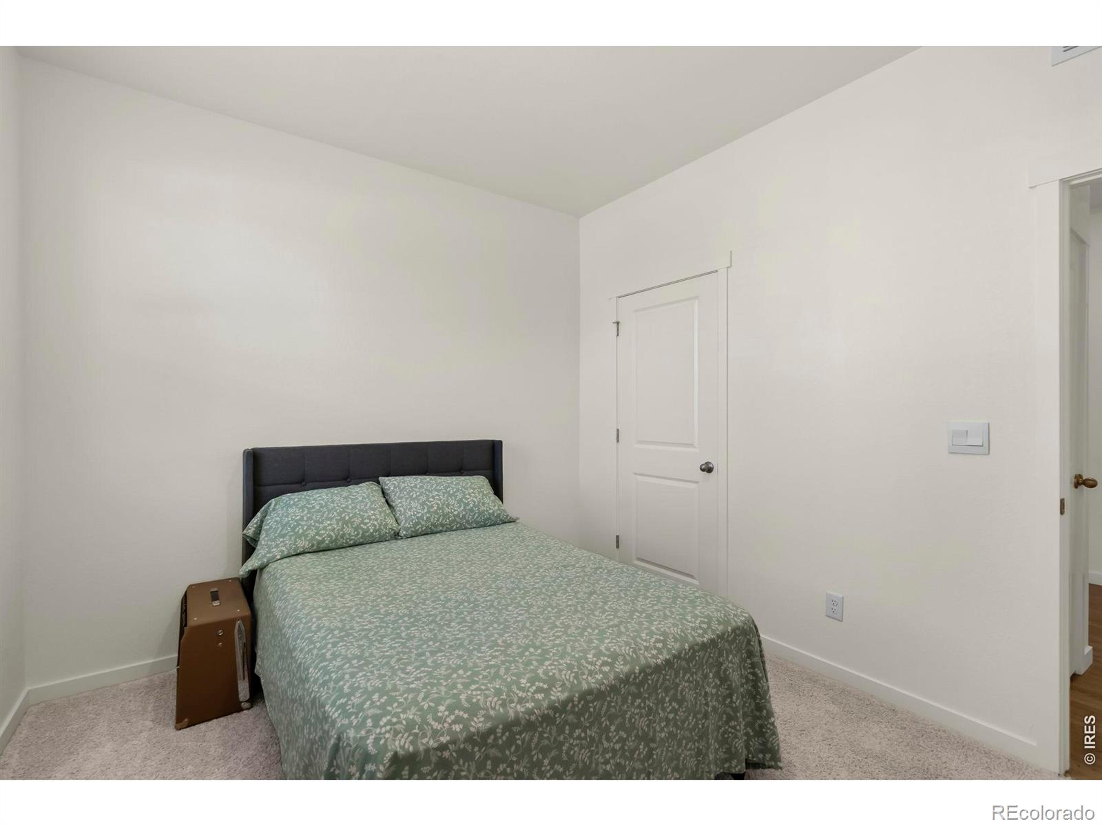2555 Siskin Way