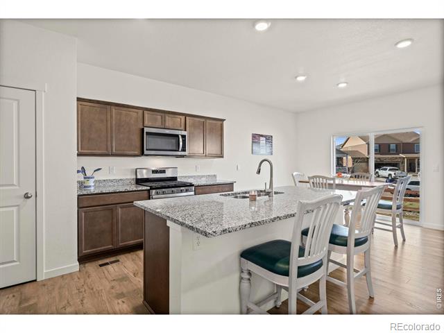 2555 Siskin Way